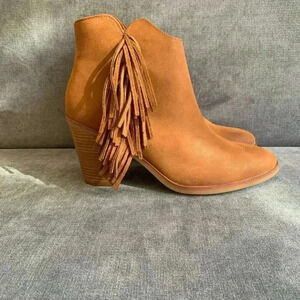 Woman’s Girl Mia Brown Fringe Block Heel Ankle Western New Booties Size 9